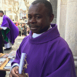 Aide à l’église en détresse – homélie du père Katende